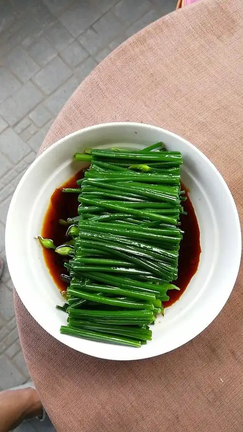白灼韭菜
