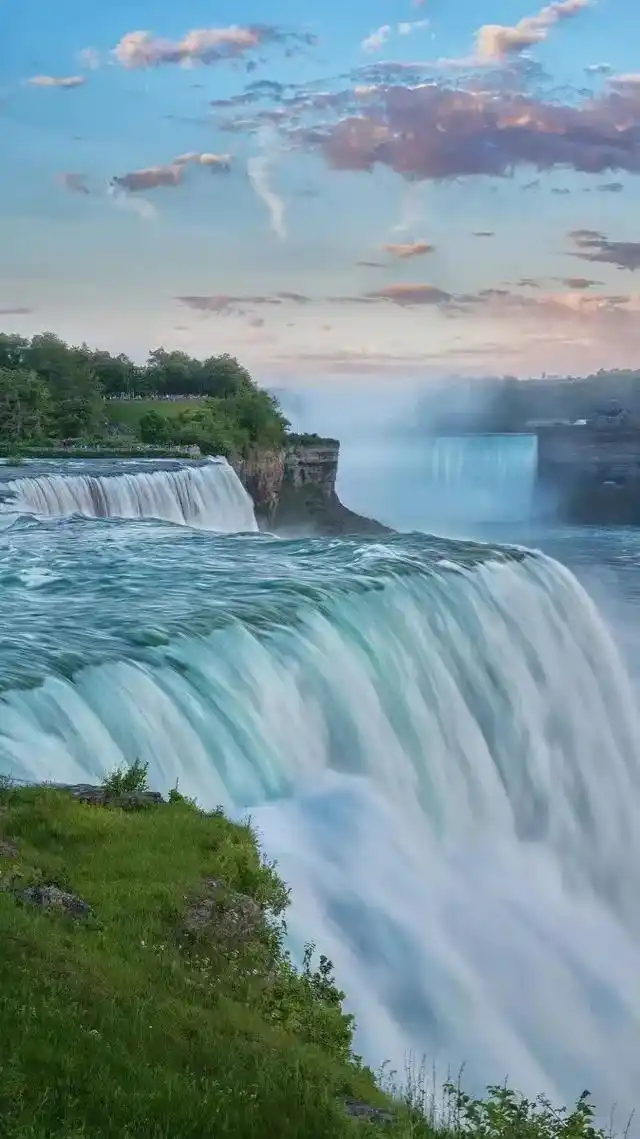 尼亚加拉瀑布(niagara falls)位于加拿大和美国交 - 抖音