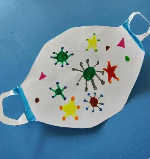江小二年级手工《我为自己设计花口罩》