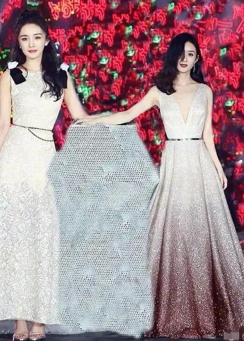 36岁杨幂同框35岁赵丽颖状态大不同一个像阿姨一个像甜美姐姐