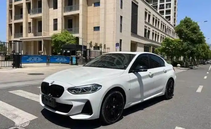 宝马 1系 2021款 125i m运动曜夜版