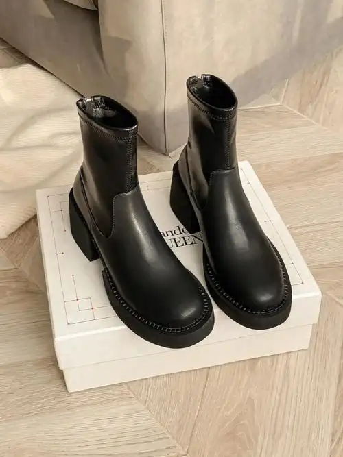 极简风厚底烟筒靴78越穿越爱73з79