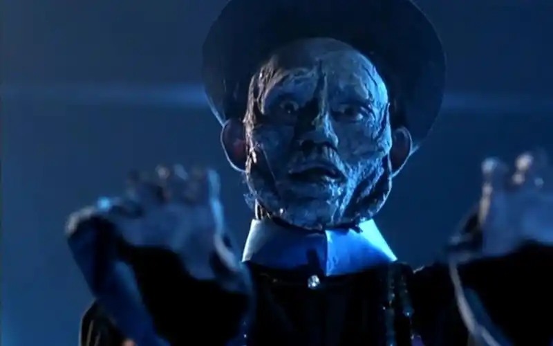 分享 收藏 -- -- 老僵尸插死自己亲儿子,让儿子陪他一起祸害人类,真