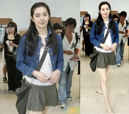 王祖贤大尺度性感照曝光 穿超短裙露白皙大腿