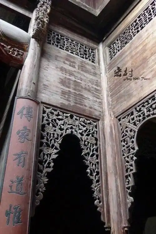 徽派建筑的小天井,小的只能看见一小块天