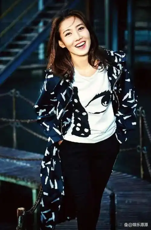 观众常常将演员高圆圆错认为高露,这一误解在娱乐圈中一直存在.