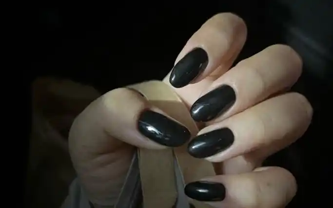 喜欢黑色美甲