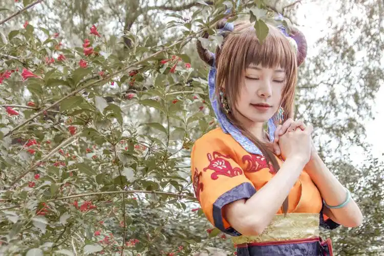 每日图鉴大赏,《秦时明月》高月cos,天真无邪的小公主!_腾讯新闻