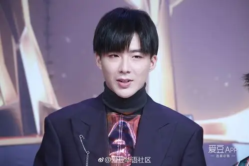 摩登兄弟亮相2018yy年度盛典喜提娱乐最佳组合冠军