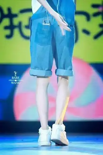 女生想的完美腿型,竟然在王源身上找到了!