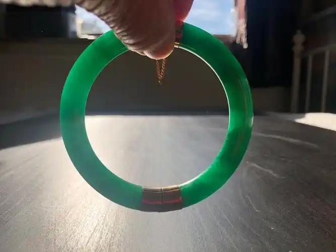 适珍拍卖宝物鉴定,估值系列(91)——翡翠手镯