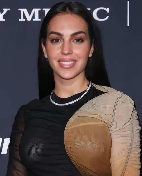 梅西妻子来了,c罗女友还没来!安东内拉和乔治娜都出生于阿根廷