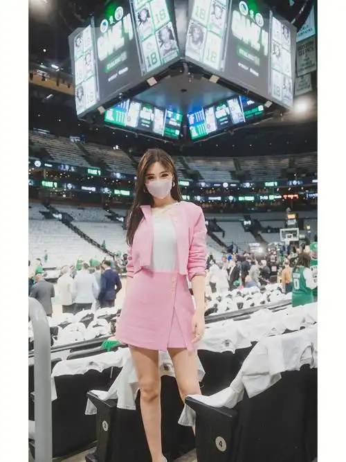 周玲安全程报道勇士vs绿军总决赛照片