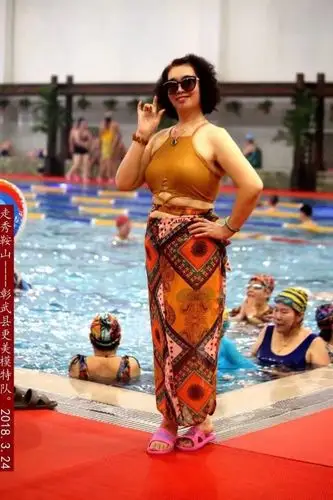 更美模特队泳装秀