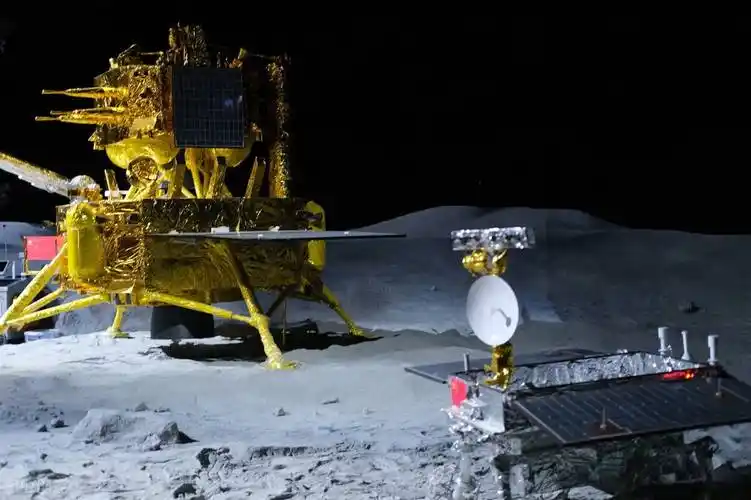 玉兔二号在月球发现玻璃球,是"谁"留下的?月球背面有啥?