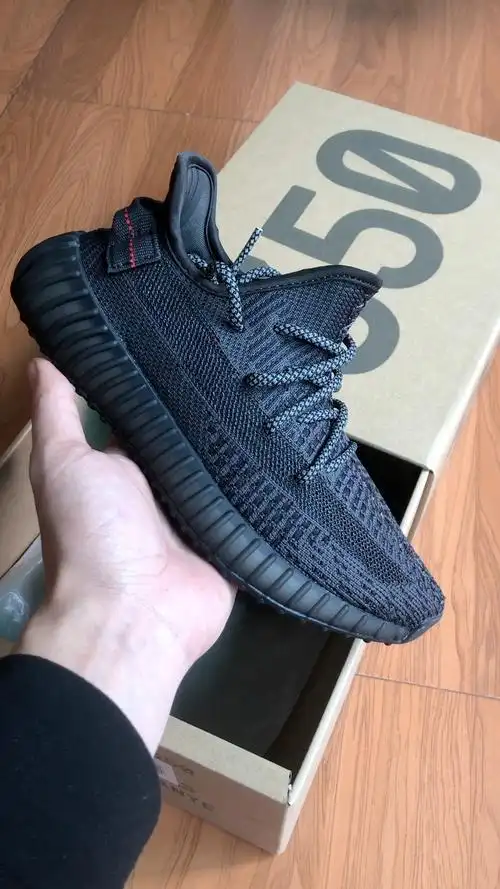 yeezy椰子350v2黑天使