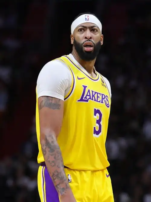 浓眉因左内收肌痉挛缺席今日战火箭|安东尼·戴维斯|火箭|湖人_新浪