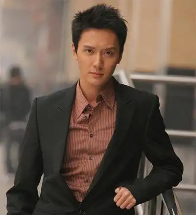 冯绍峰车祸醒后求剧组:别换人,我会好起来的