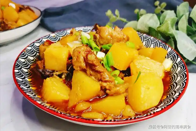 几步教你做好家常的土豆炖牛肉,软烂入味,肉嫩不塞牙,香死了