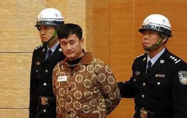 此人是乔四手下一狠人,道上夸他"讲义气",被抓女友仍对他痴情|李正光