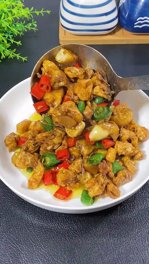 美食教程#青椒炒鸡这样做,好吃又下饭!