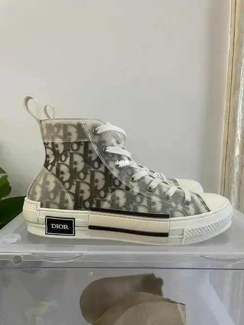 除真假问题不退不换 交易走正规平台 3599出#dior  #迪奥  #迪奥b23