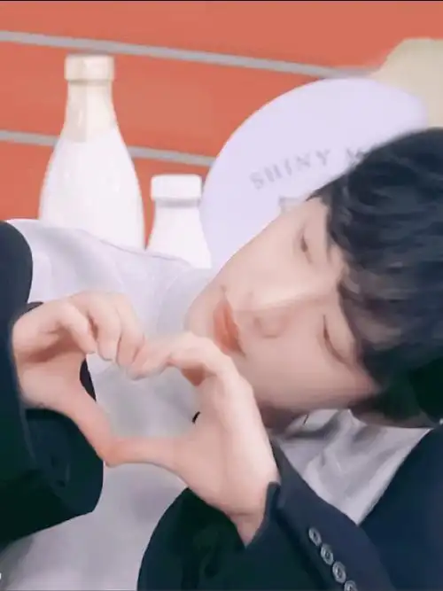 肖战[超话]#  我又来发潘达啦!