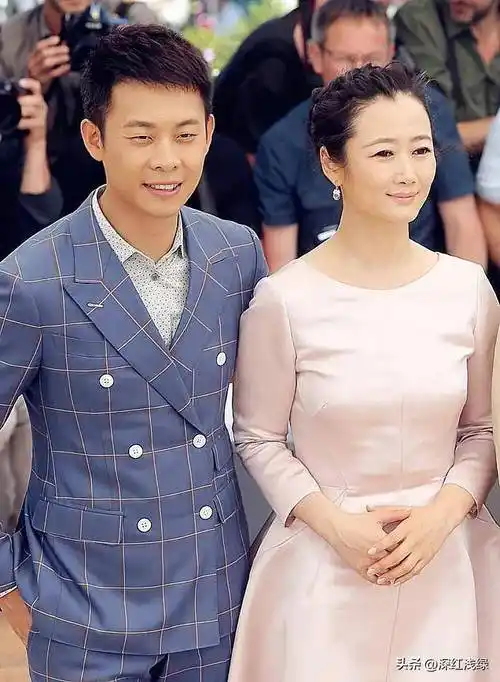 张译说工作只是工作,生活才是最重要的,道出了他和妻子感情稳定的核心