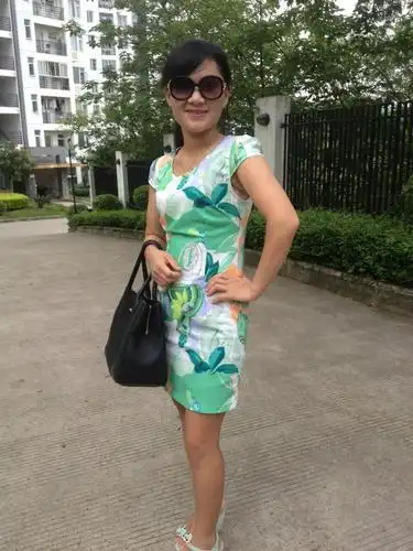 35岁离异女征婚照片(id:79532155)_广西南宁征婚交友_珍爱网