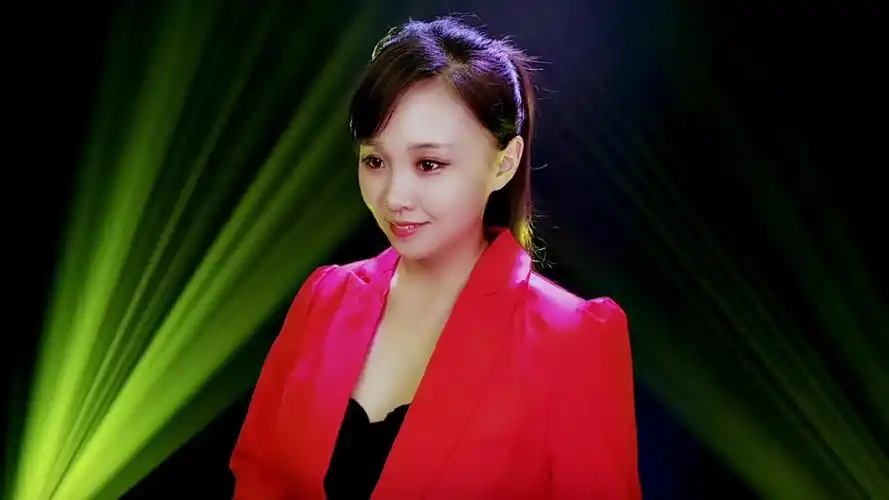 一首《窗外》温柔动听,是否让你-王迪有点甜