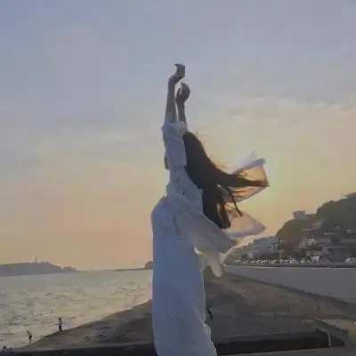 女生高清伤感背影唯美头像爱真的是不顾一切的