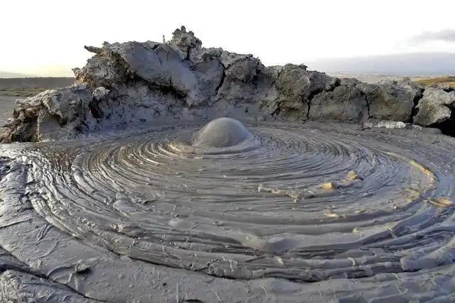 俄罗斯境内的泥火山:最危险的火山