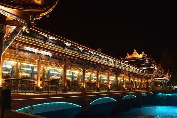 都江堰——夜景绝对是一绝,优雅又不失妩媚