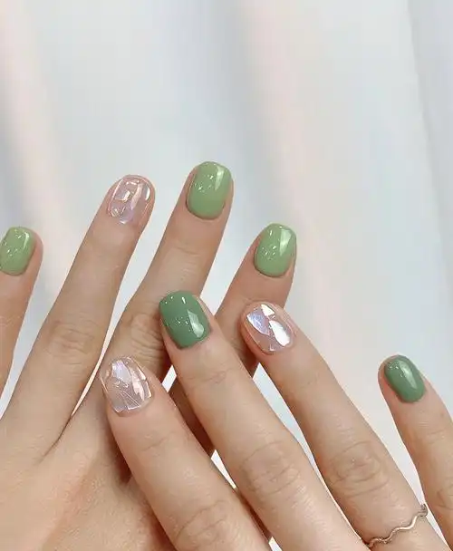 「美甲图片」原来夏季最热门的美甲还是简约风,好看不过时