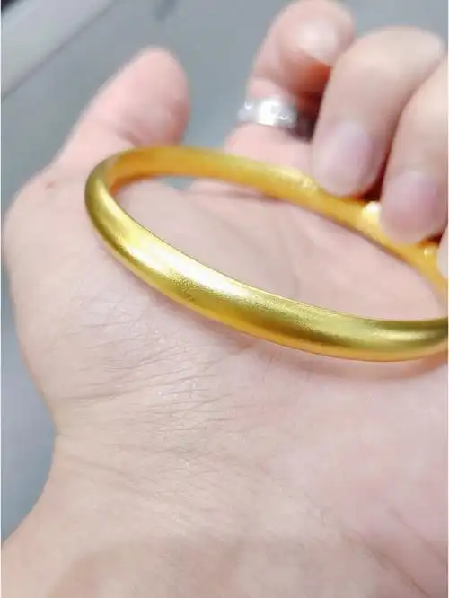 黄金手镯古法泥鳅背