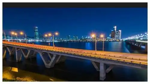 和很多著名桥梁一样,麻浦大桥也以它绝美的风景吸引了很多游客前来