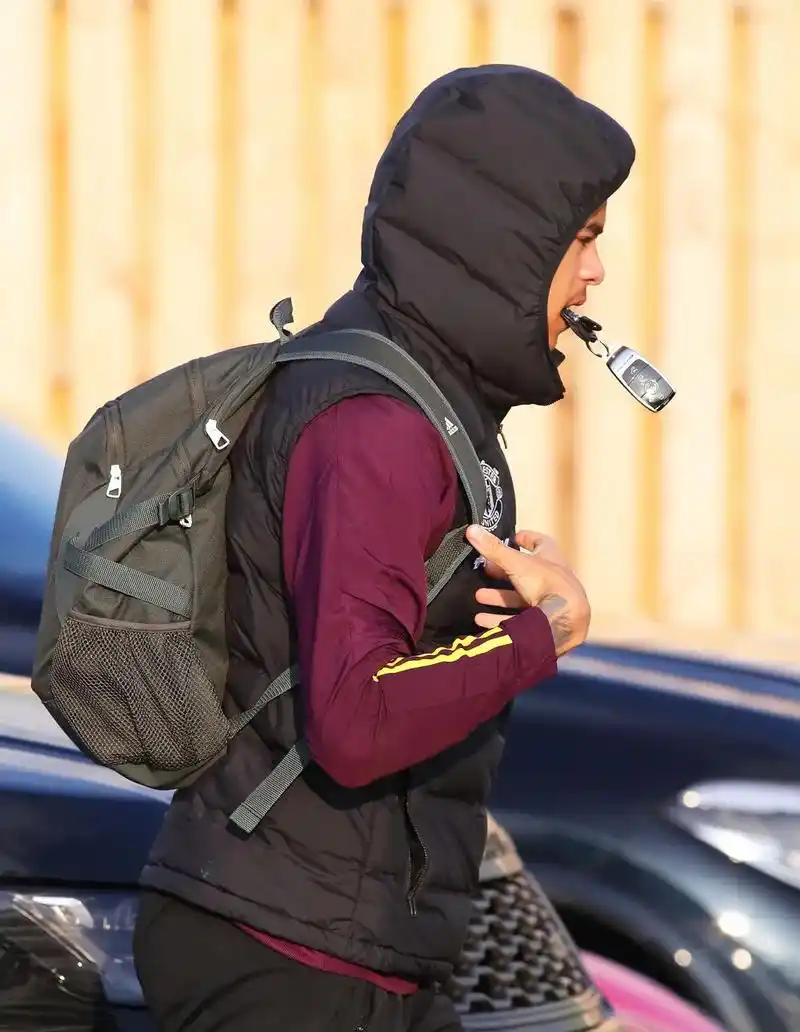 欧冠生死战或出任中锋|西汉姆|格林伍德|曼联_新浪新闻