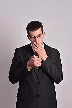 男青年,衣服,男式礼服,点烟,棚拍