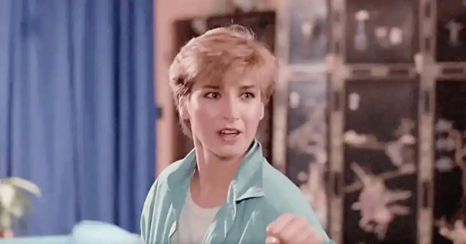 此后罗芙洛便以这个打女的形象参演了《魔翡翠》,《富贵列车》,《执法