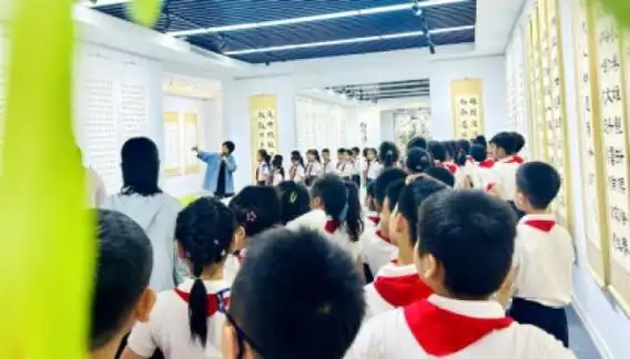 丰富活动开启上海学子精彩暑假 _ 东方财富网