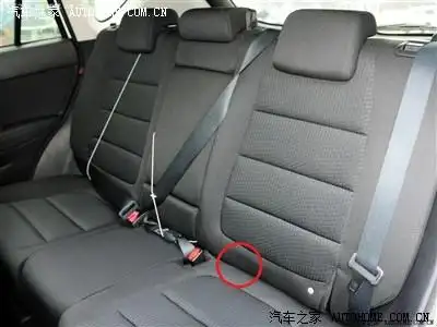 后排座椅如何拆卸?