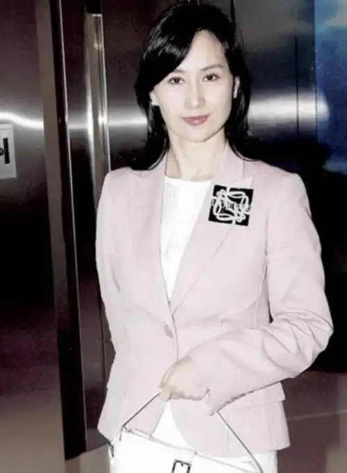 错把鱼目当珍珠!16年后看何超琼,李嘉欣,才知道许晋亨真拎不清