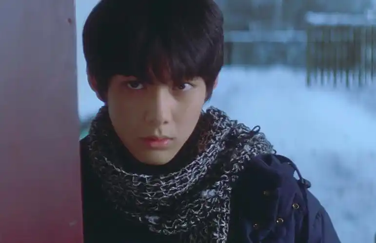 《情书》今日重映,"世纪末的美少年"柏原崇,颜值到底多抗打?