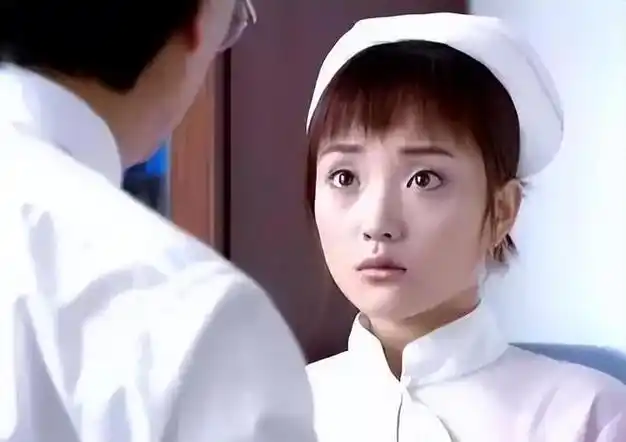 最终,在家人的大力支持下,他成功迎娶了李小璐,实现了自己的幸福美满