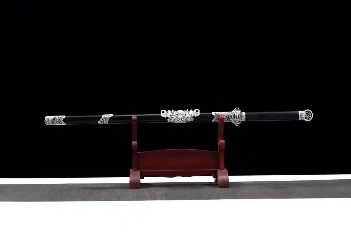 花纹钢大夏龙雀,鉴赏