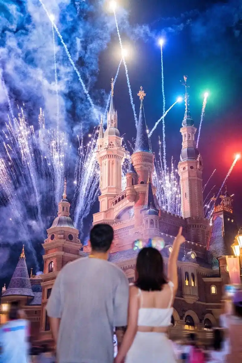 迪士尼夜景跟拍,一小时保底不少于 - 抖音