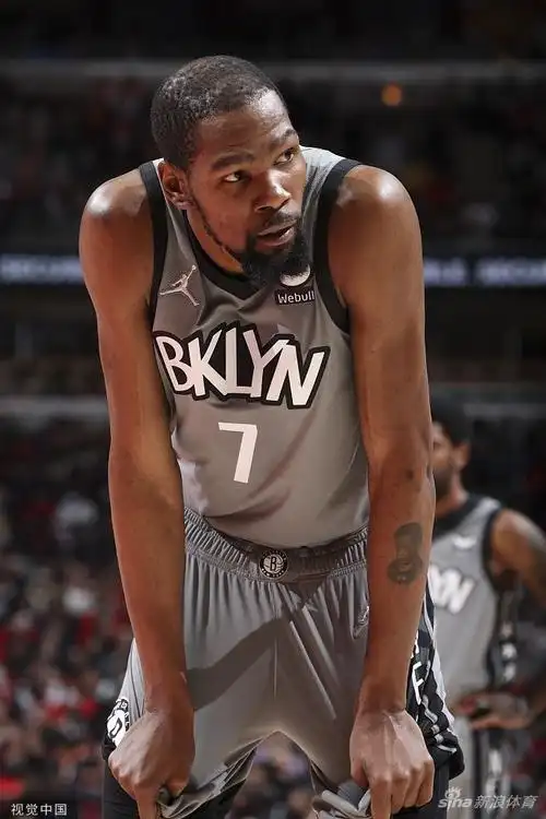 凯文杜兰特回来了,nba巨星杜兰特定妆照展示篮网7号球衣球王会畅聊