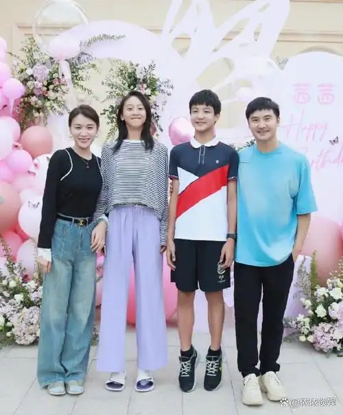田亮叶一茜一家四口庆生,森碟姐弟身高惊人,网友:给姐姐多点爱