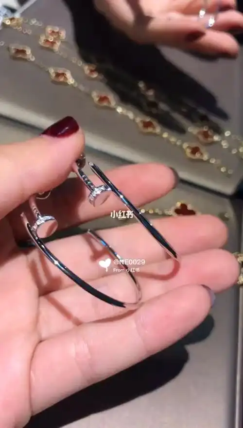 卡地亚cartier钉子耳环