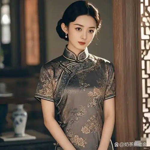 颖宝民国旗袍照,曼妙身姿,宛如画中走出的佳人,一颦一笑皆风情,尽显